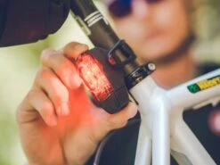 LEZYNE KTV Pro Drive Feu Arrière LED Rouge -Vélo Pièce Magasin lezyne ktv pro drive feu arriere led rouge 3